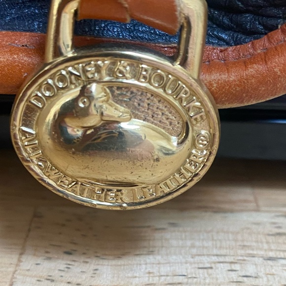 Vintage, Authentic Dooney & Bourke Purse - Picture 3 of 3